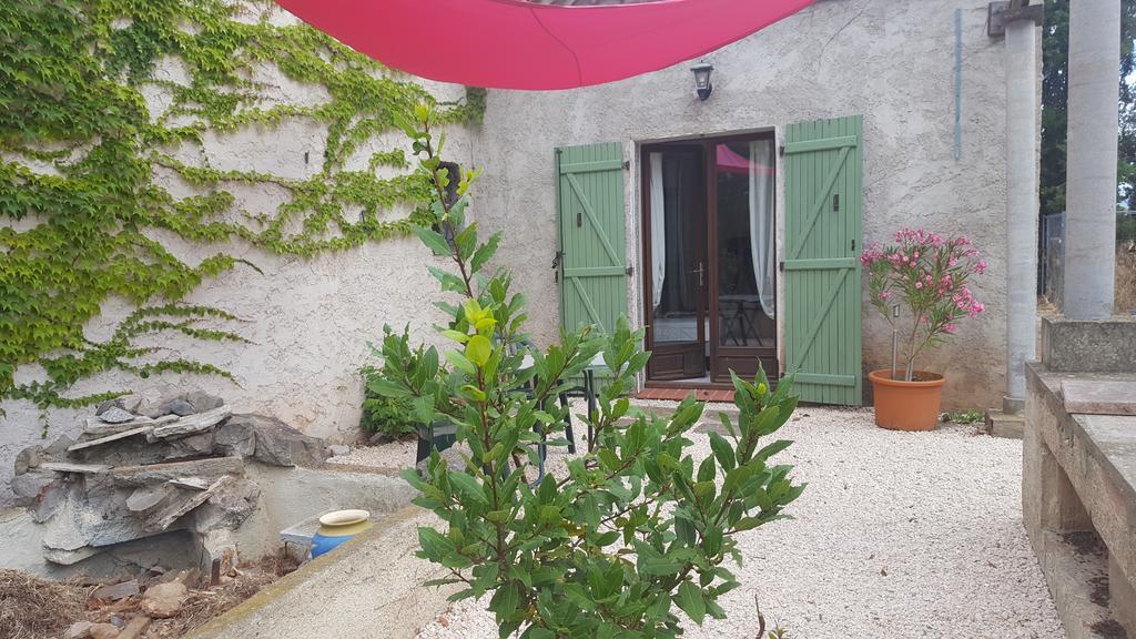 Hotel Aux Oliviers Homps  Esterno foto