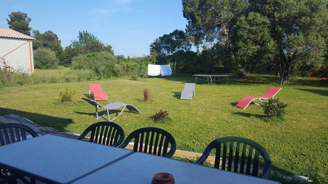 Hotel Aux Oliviers Homps  Esterno foto