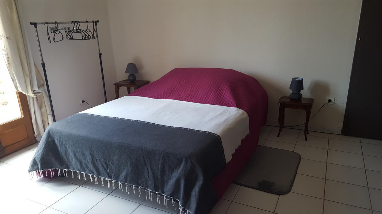 Hotel Aux Oliviers Homps  Esterno foto